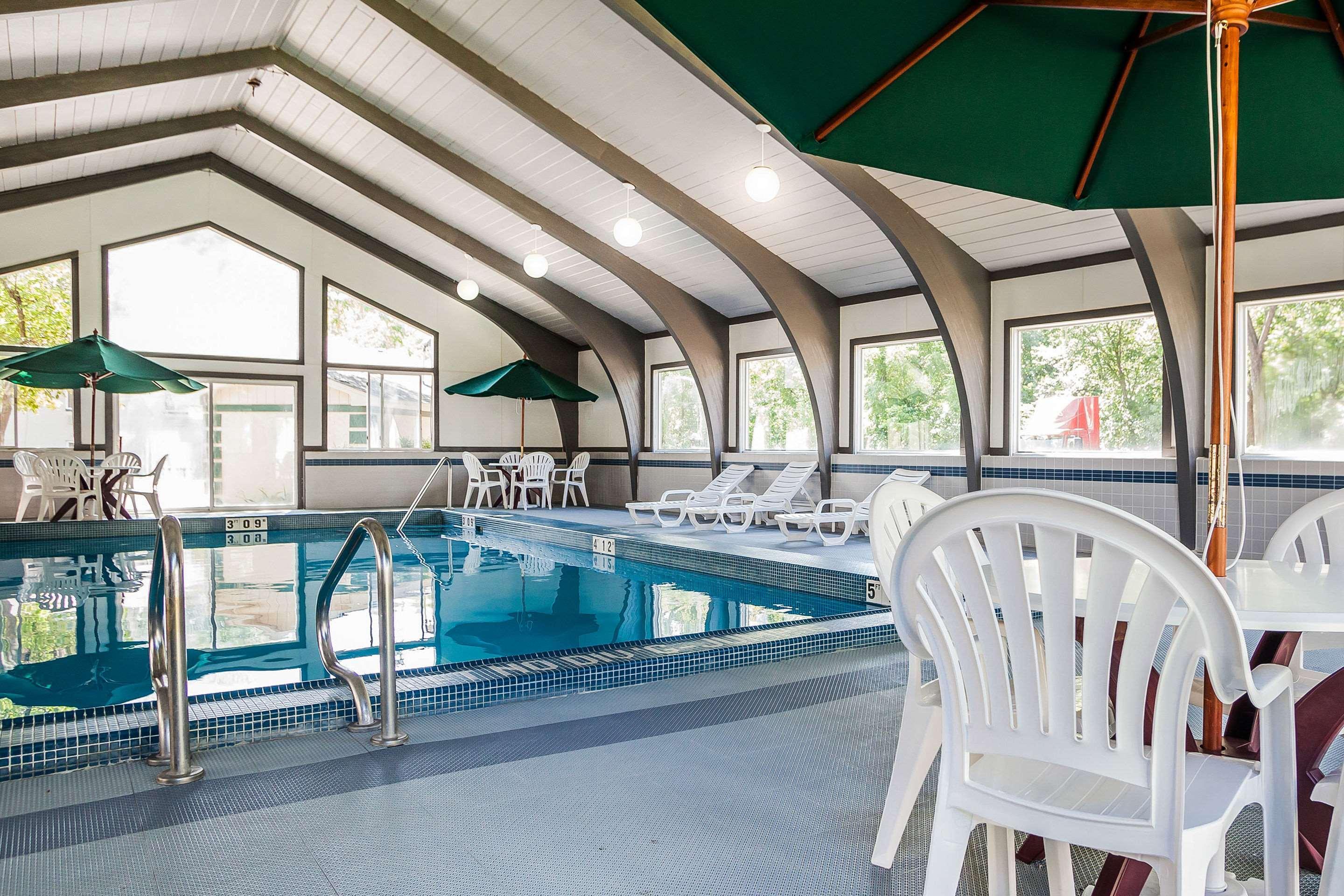 Quality Inn & Suites Des Moines - Merle Hay Road Urbandale Exteriör bild