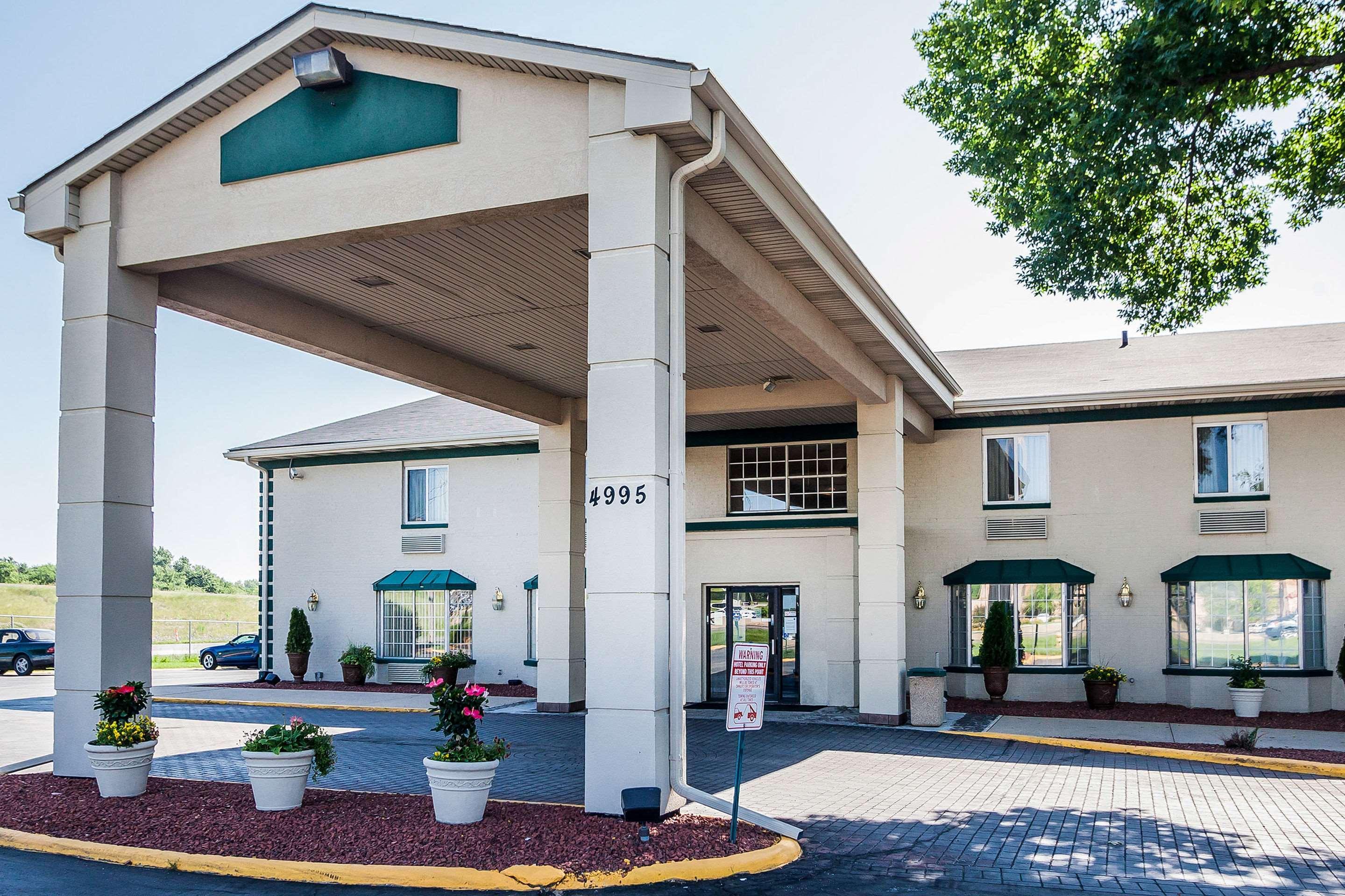 Quality Inn & Suites Des Moines - Merle Hay Road Urbandale Exteriör bild