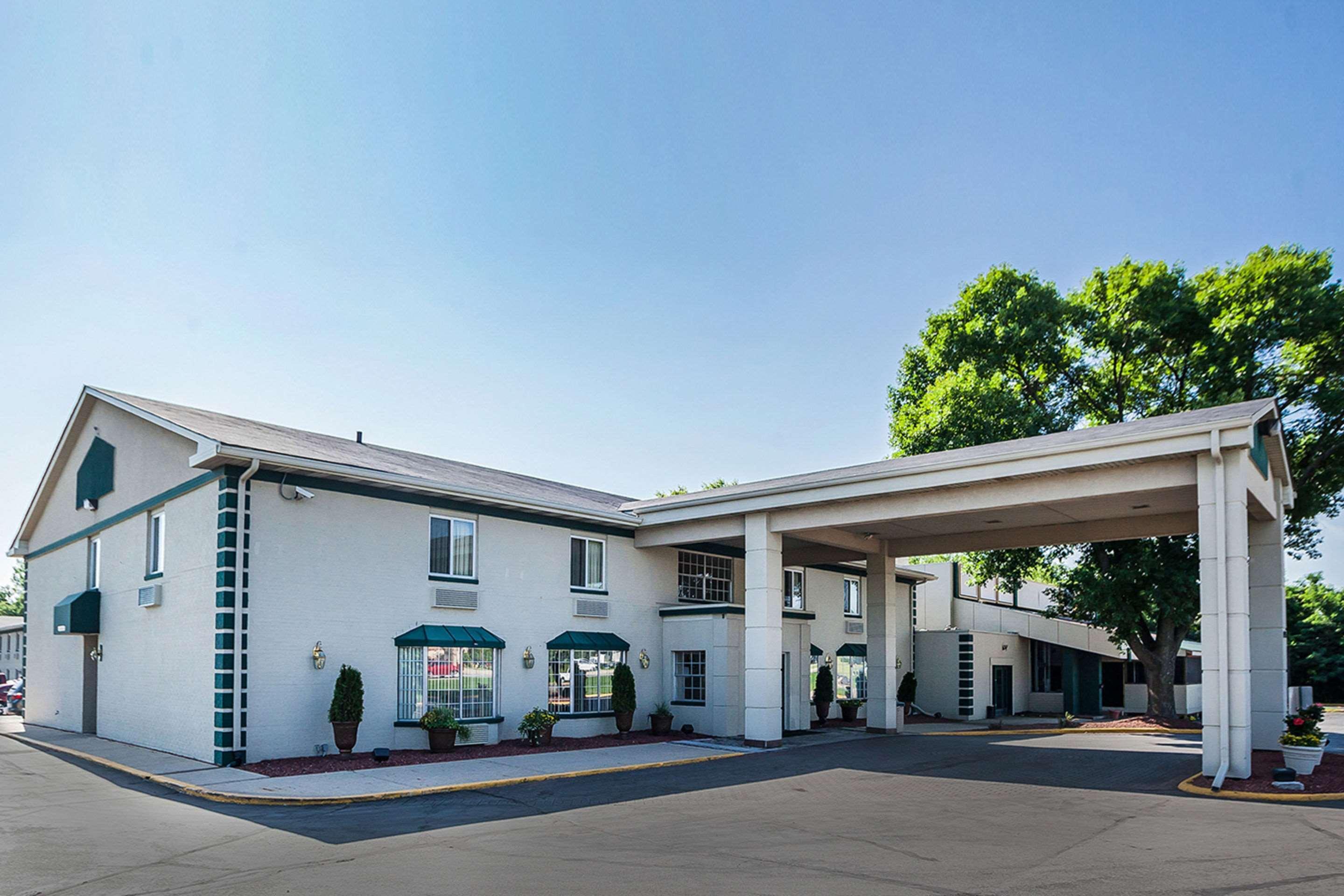 Quality Inn & Suites Des Moines - Merle Hay Road Urbandale Exteriör bild