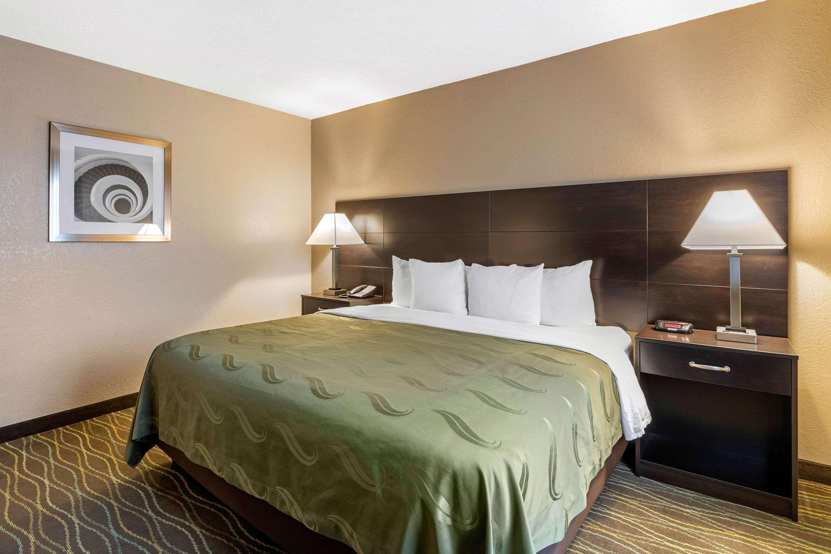 Quality Inn & Suites Des Moines - Merle Hay Road Urbandale Exteriör bild